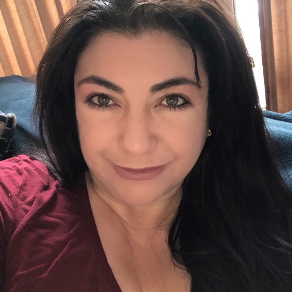 Meet your Posher, Cristina